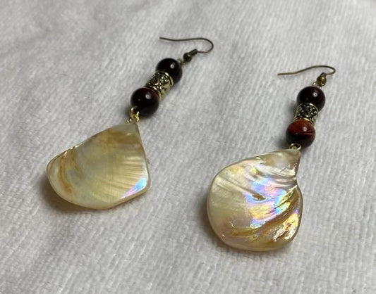 White Tear Drop Shell with Tigers Eye beads